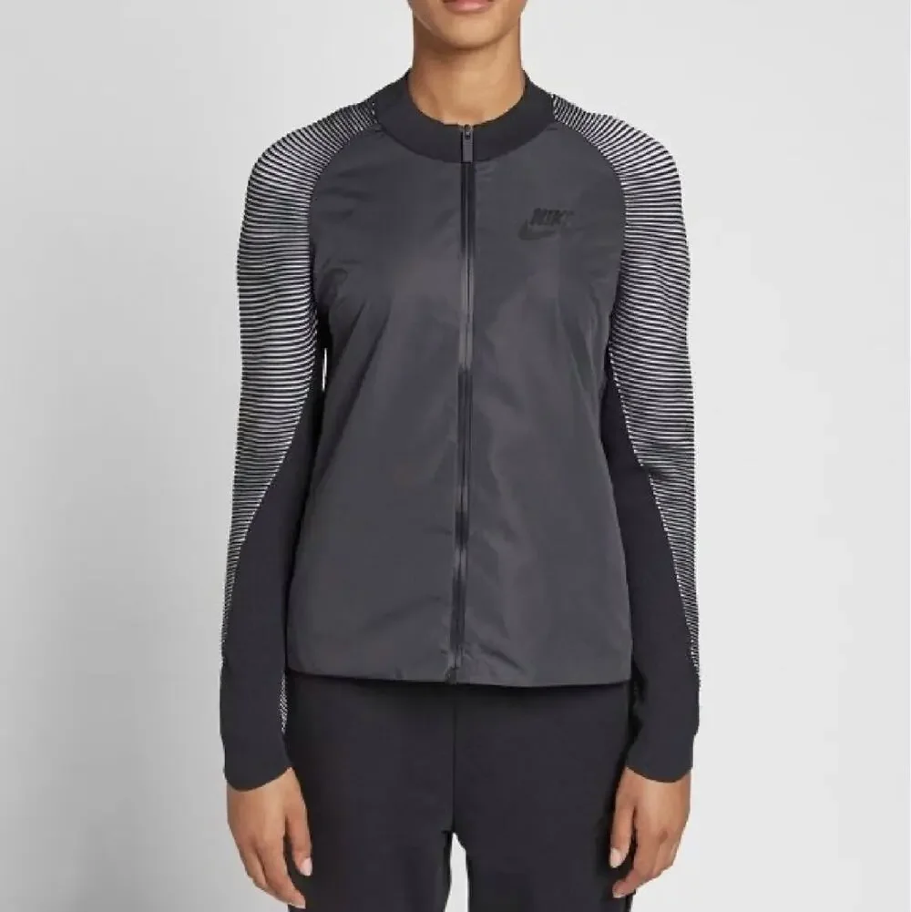 Nike Tech Women's Dynamic Reveal Zip Front Jacket Black Size Medium 828292-010